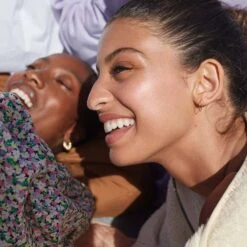 Plein Éclat Foundation 10H* 10 Plein Éclat Foundation 10H* -Lunara Beauty Store medias 533